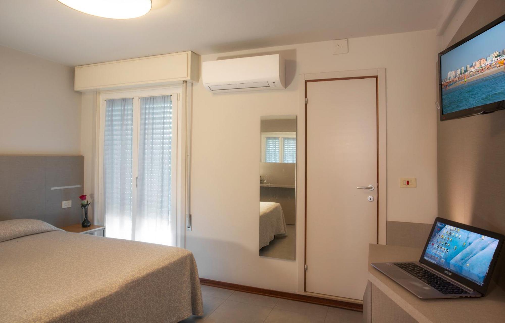 Hotel Norma Misano Adriatico Szoba fotó